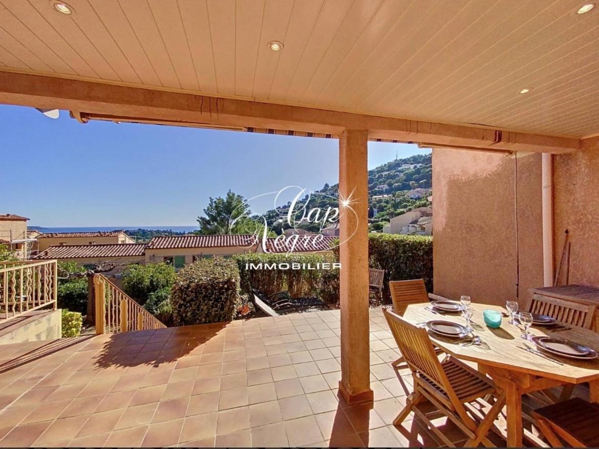 キャバレール・シュル・メールTerrasse De 30M2 Vue Mer Panoramique 1 Chambreアパートメント エクステリア 写真