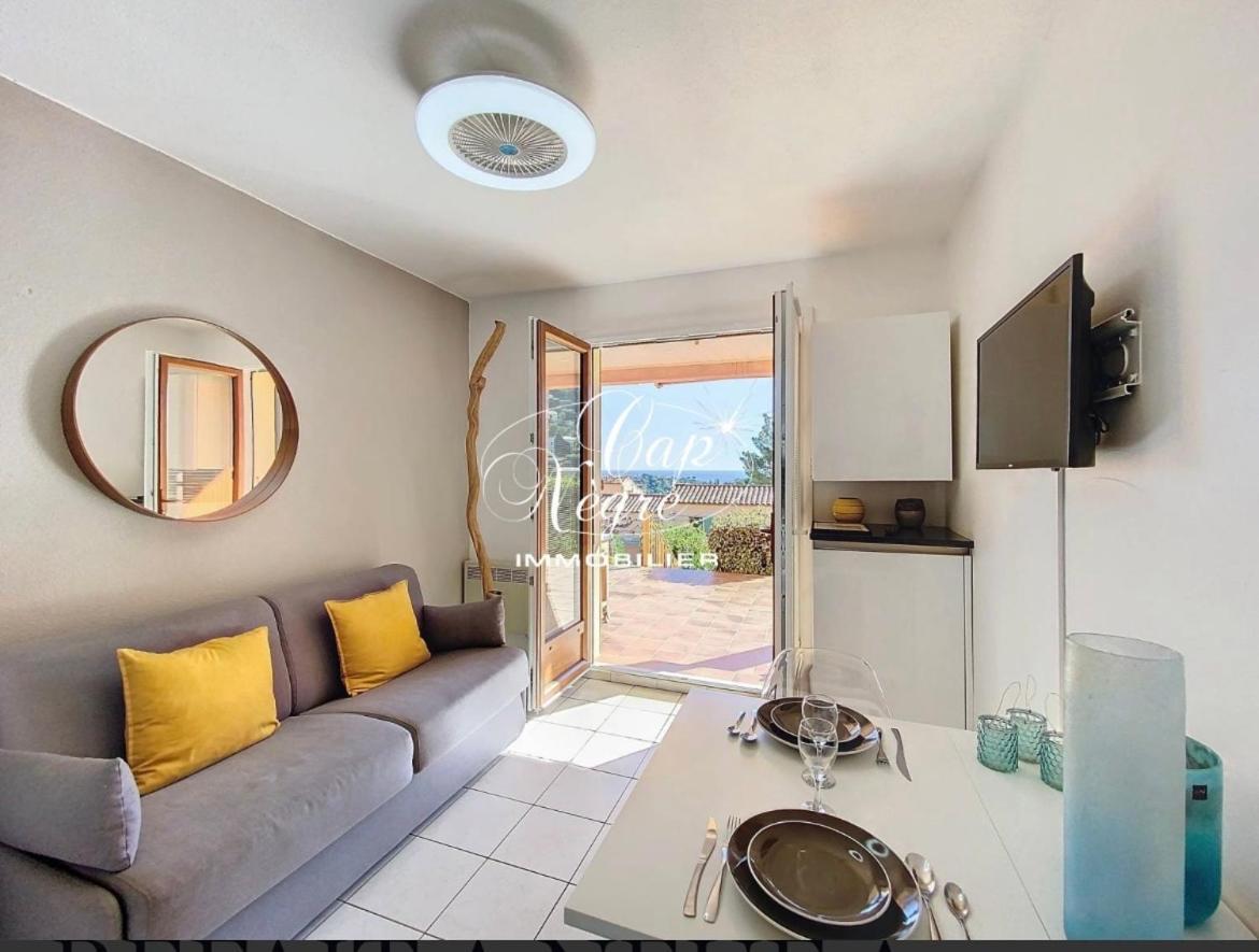 キャバレール・シュル・メールTerrasse De 30M2 Vue Mer Panoramique 1 Chambreアパートメント エクステリア 写真