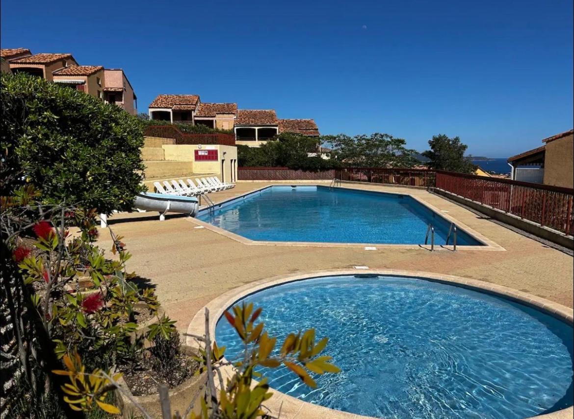 キャバレール・シュル・メールTerrasse De 30M2 Vue Mer Panoramique 1 Chambreアパートメント エクステリア 写真